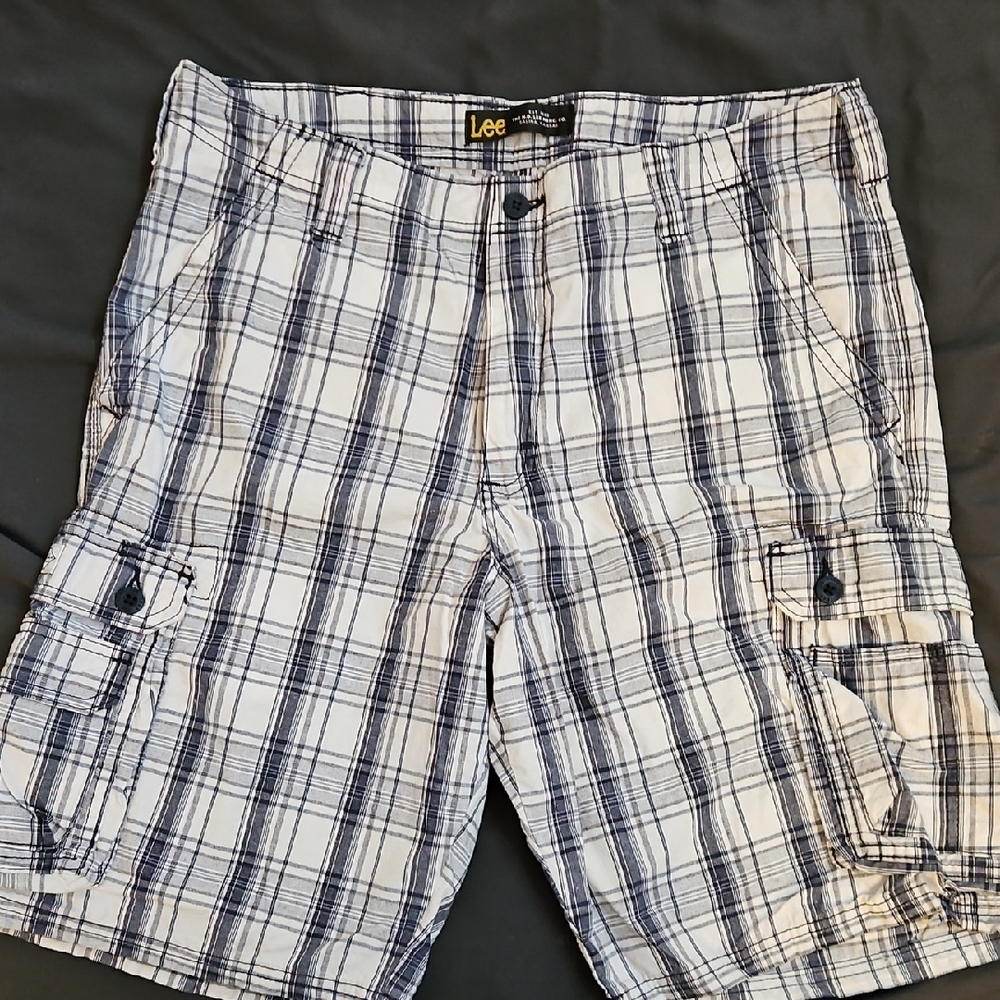 Lee Men's Navy and White Plaid Cargo Shorts